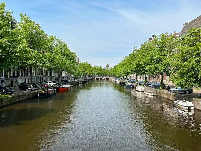 Canal en Ámsterdam