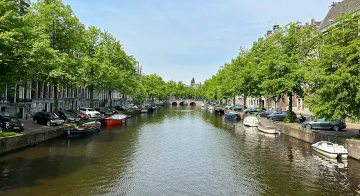 Canal en Ámsterdam