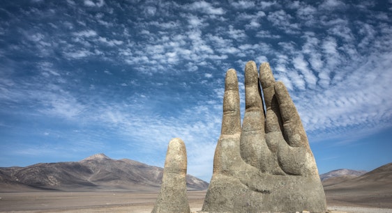 mano del desierto soleado