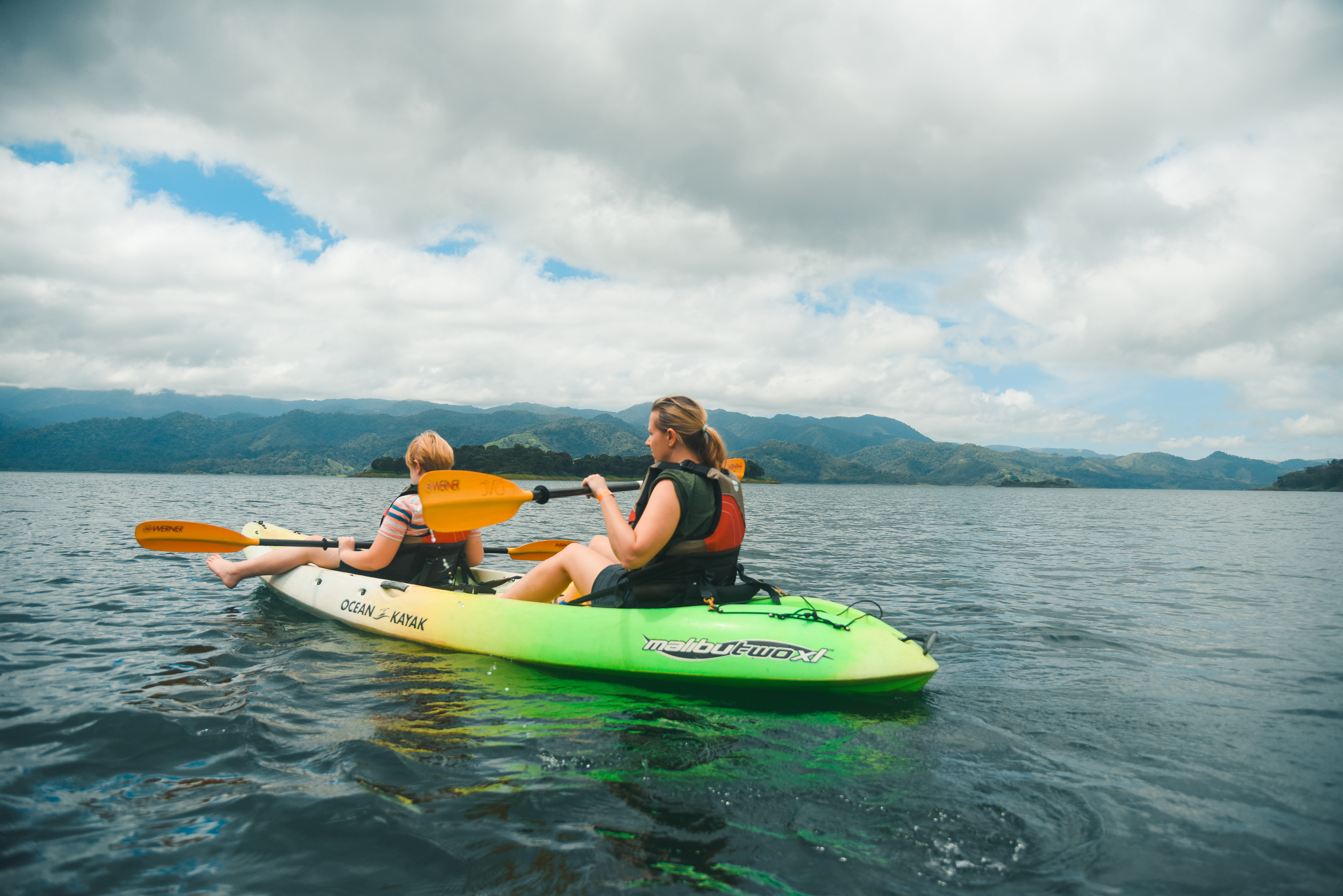 Kayak en el Lago Arenal