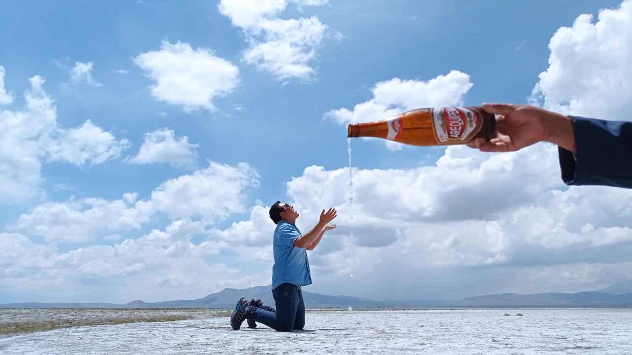 Persona jugando con perspectivas