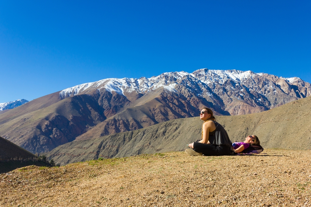 persona en mirador cañon del colca en peru