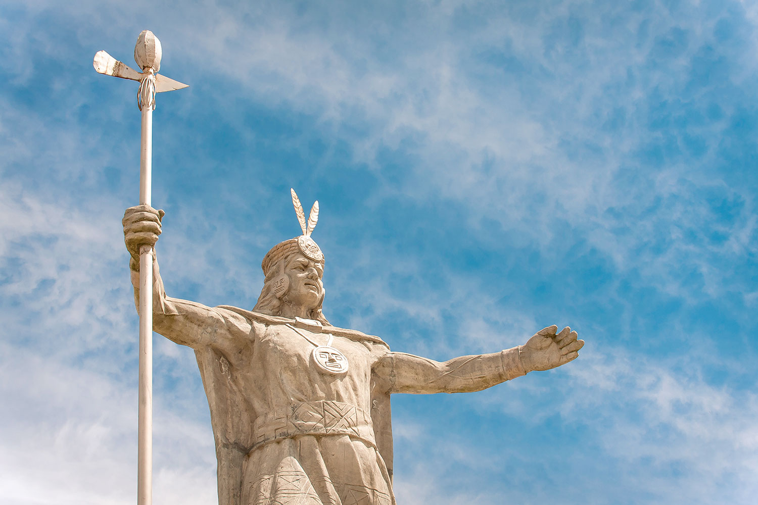 Inca en plaza de Vilcashuamán