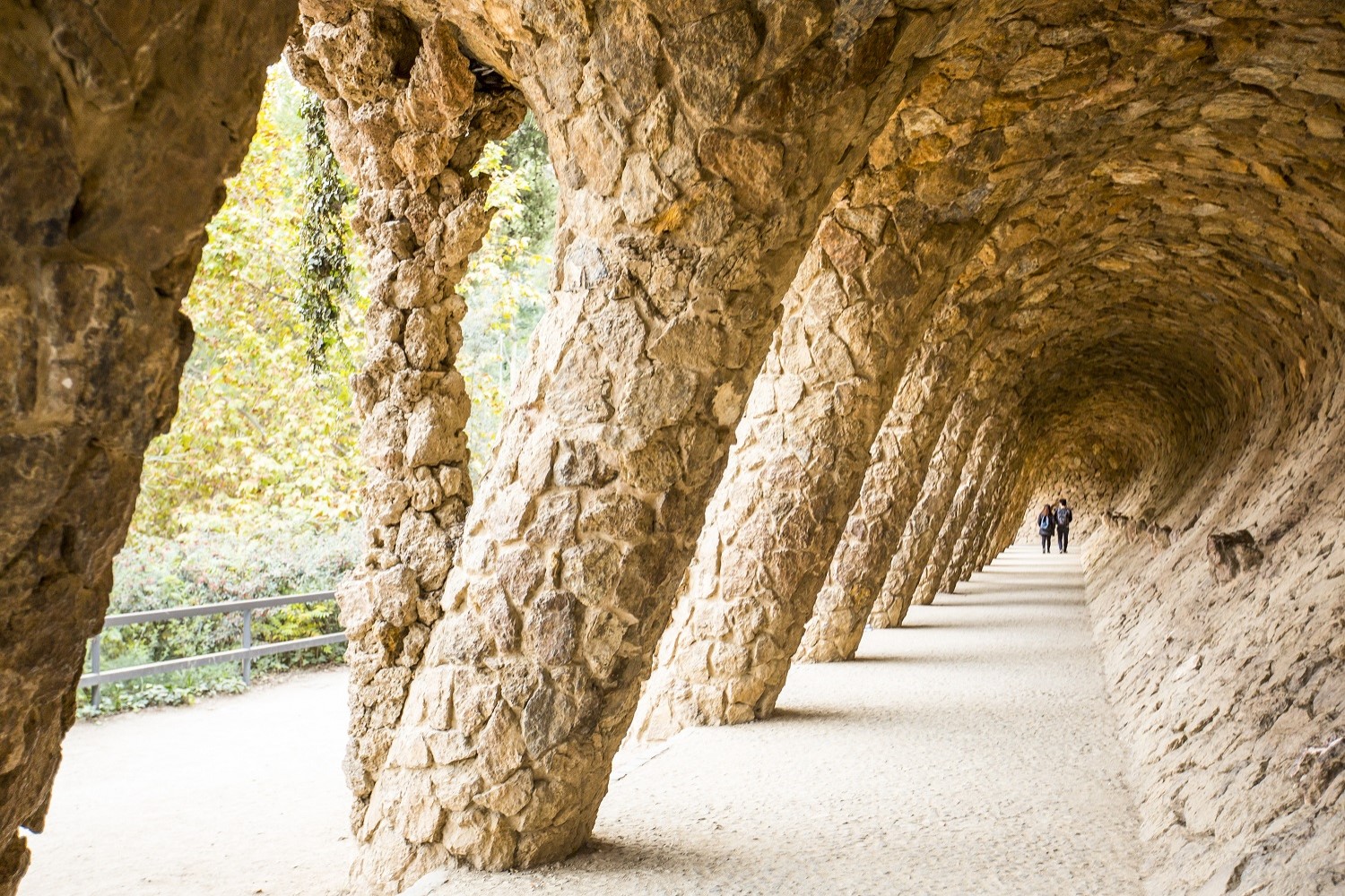 Galería dentro del parque Güell