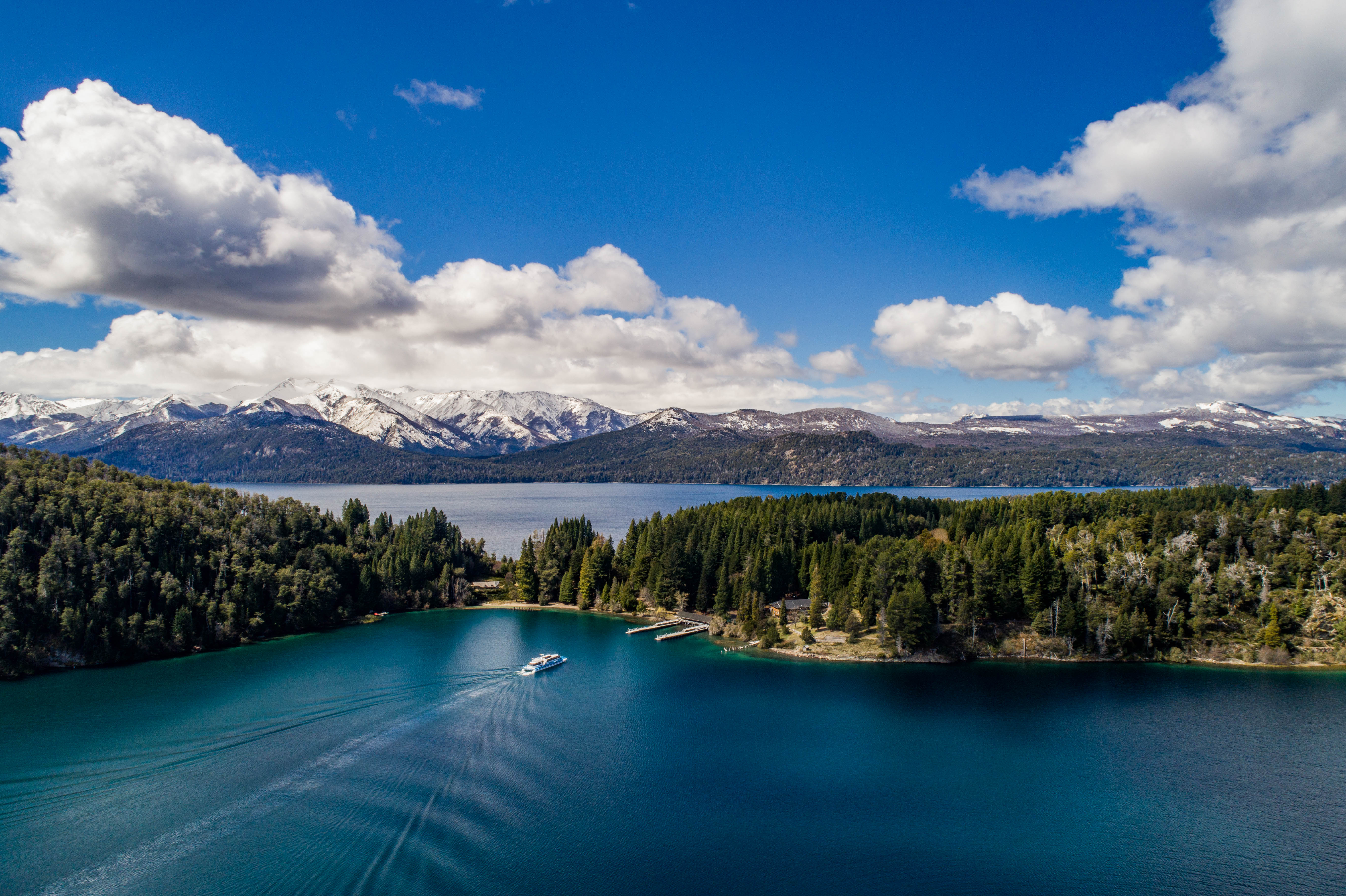 Isla Victoria y embarcación