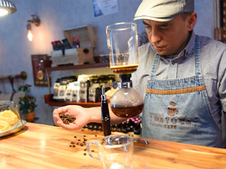 Imagen Degustación de Café Colombiano Premium en Bogotá Preparación café