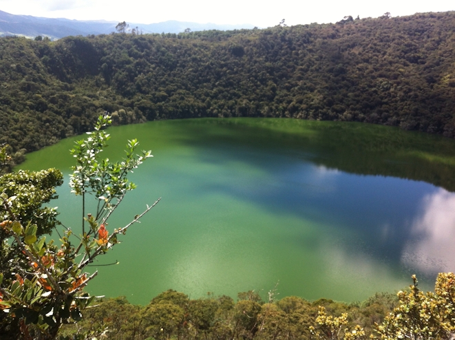 Laguna Guatavita desde Bogotá