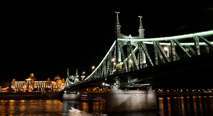 Puente de noche