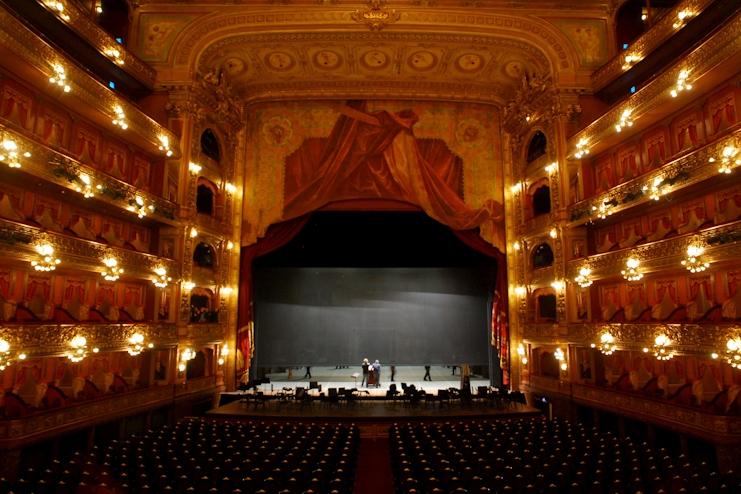Escenario del Teatro Colón