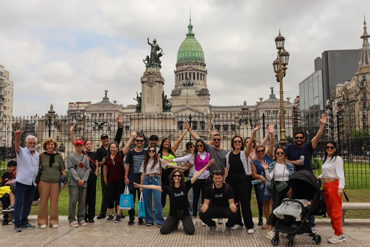 Personas en Plaza del Congreso