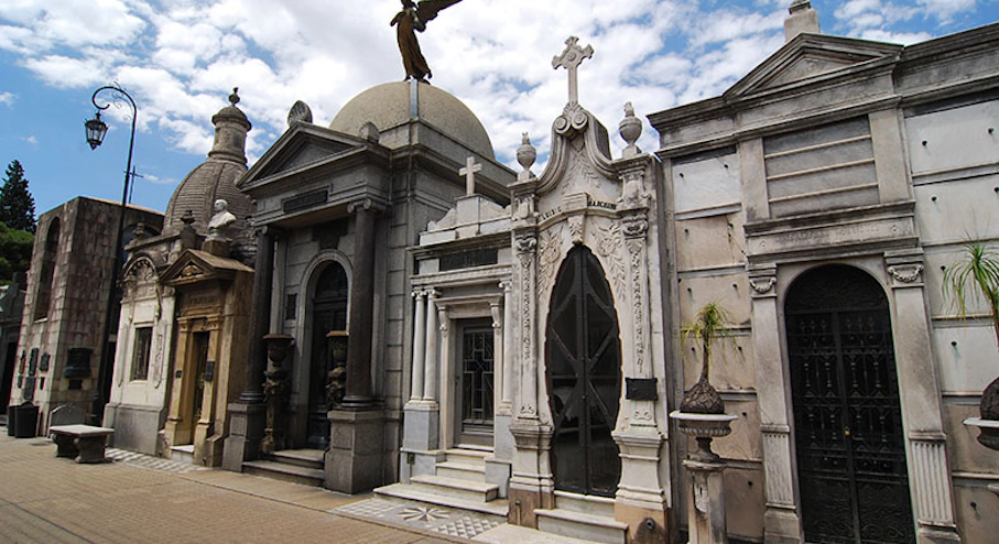 Mausoleos Mausoleos en Cementerio de la Recoleta
