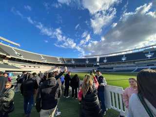 Imagen Tour Estadios de Fútbol en Buenos Aires Personas en Estadio Monumental de River