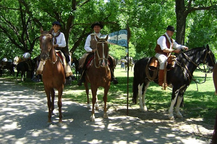 Hombres a caballo