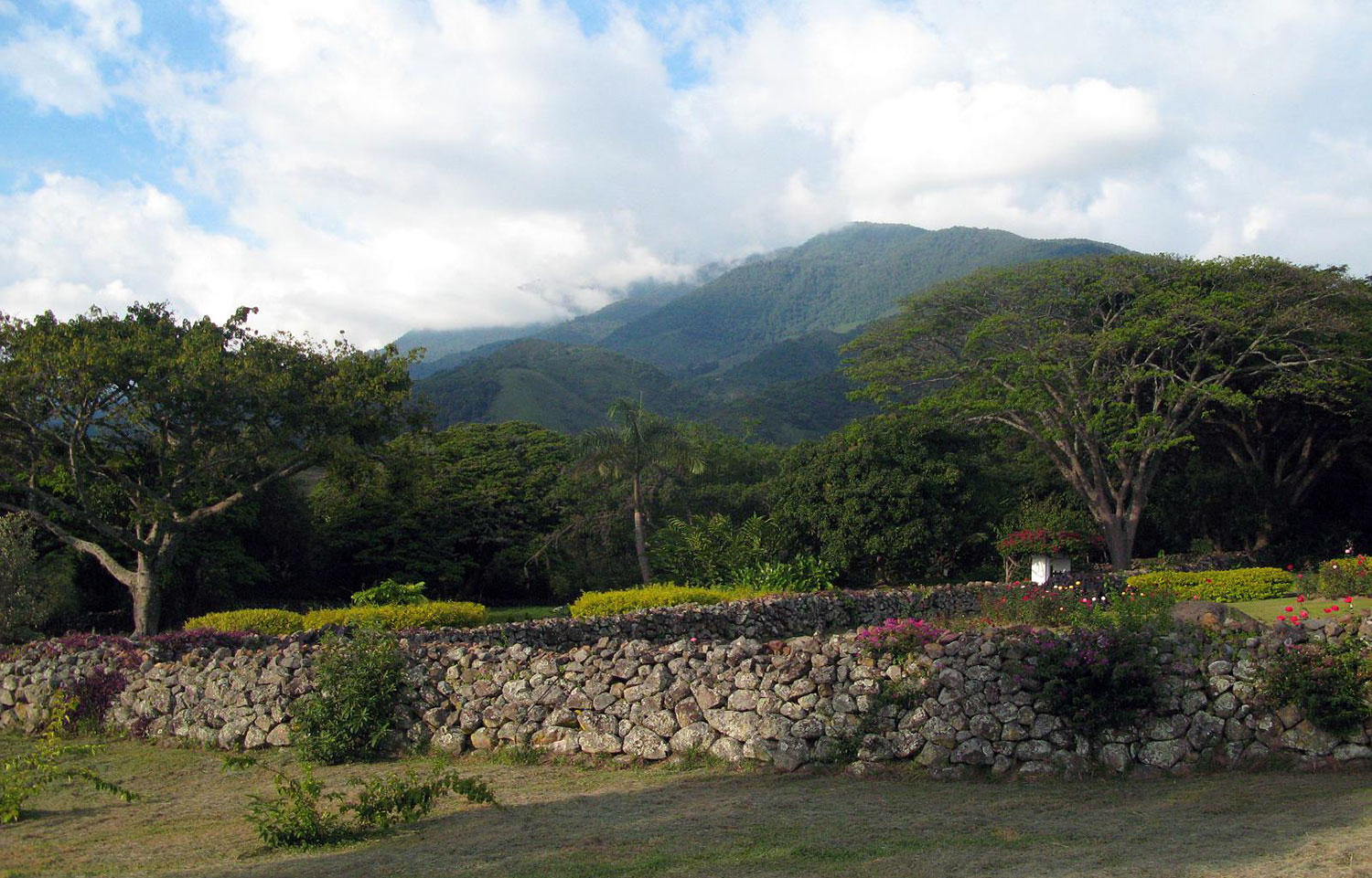 Muro de piedra de hacienda