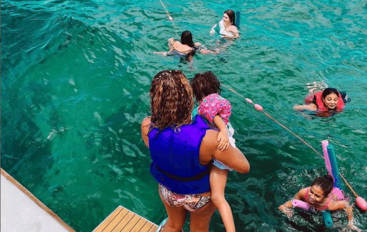 niños agua catamaran bonavida