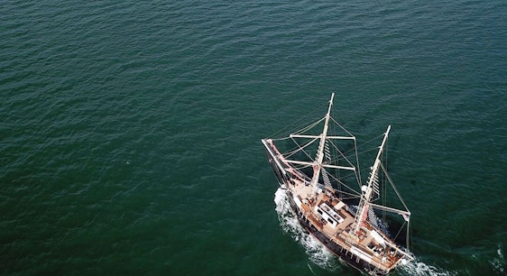 Atardecer en Barco Pirata