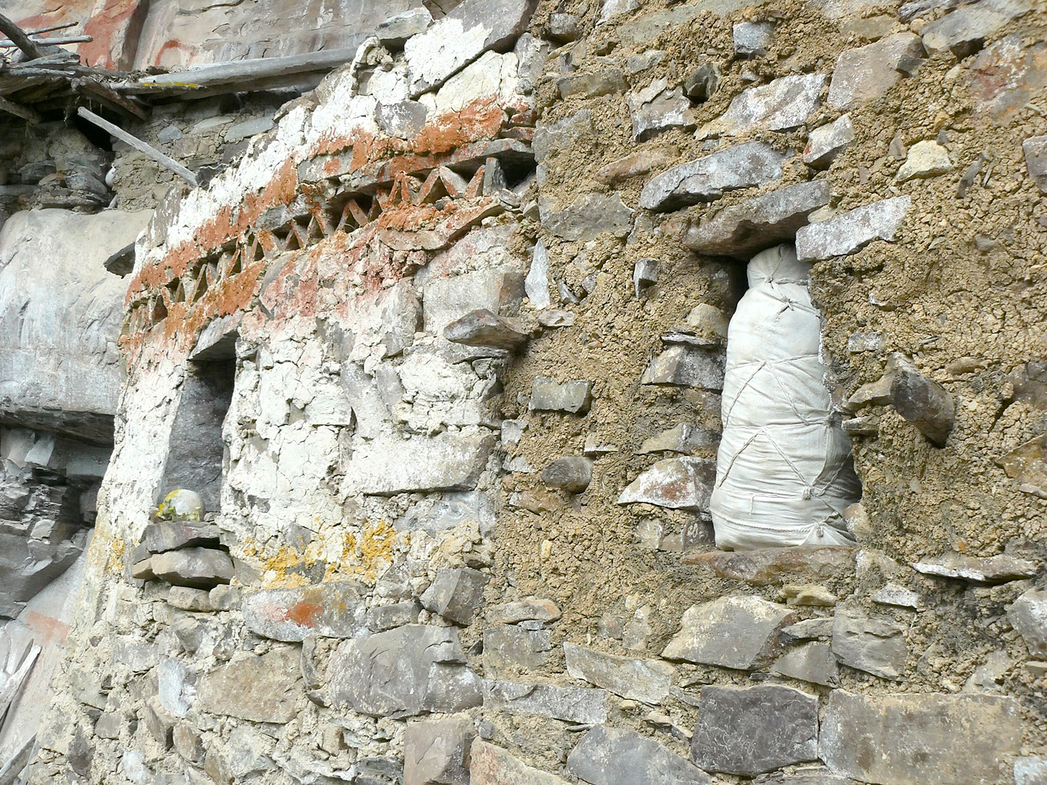 Mausoleos laguna de los Cóndores