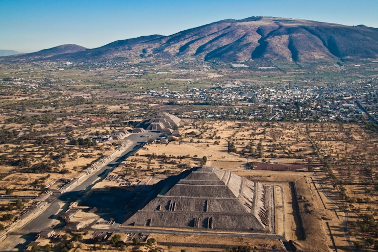 Vista aérea de pirámides de Teotihuacán