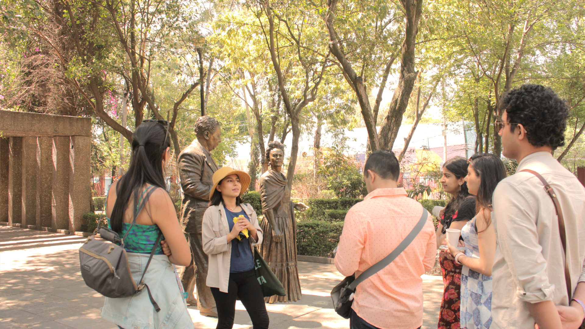 Personas en el Parque Frida Kahlo