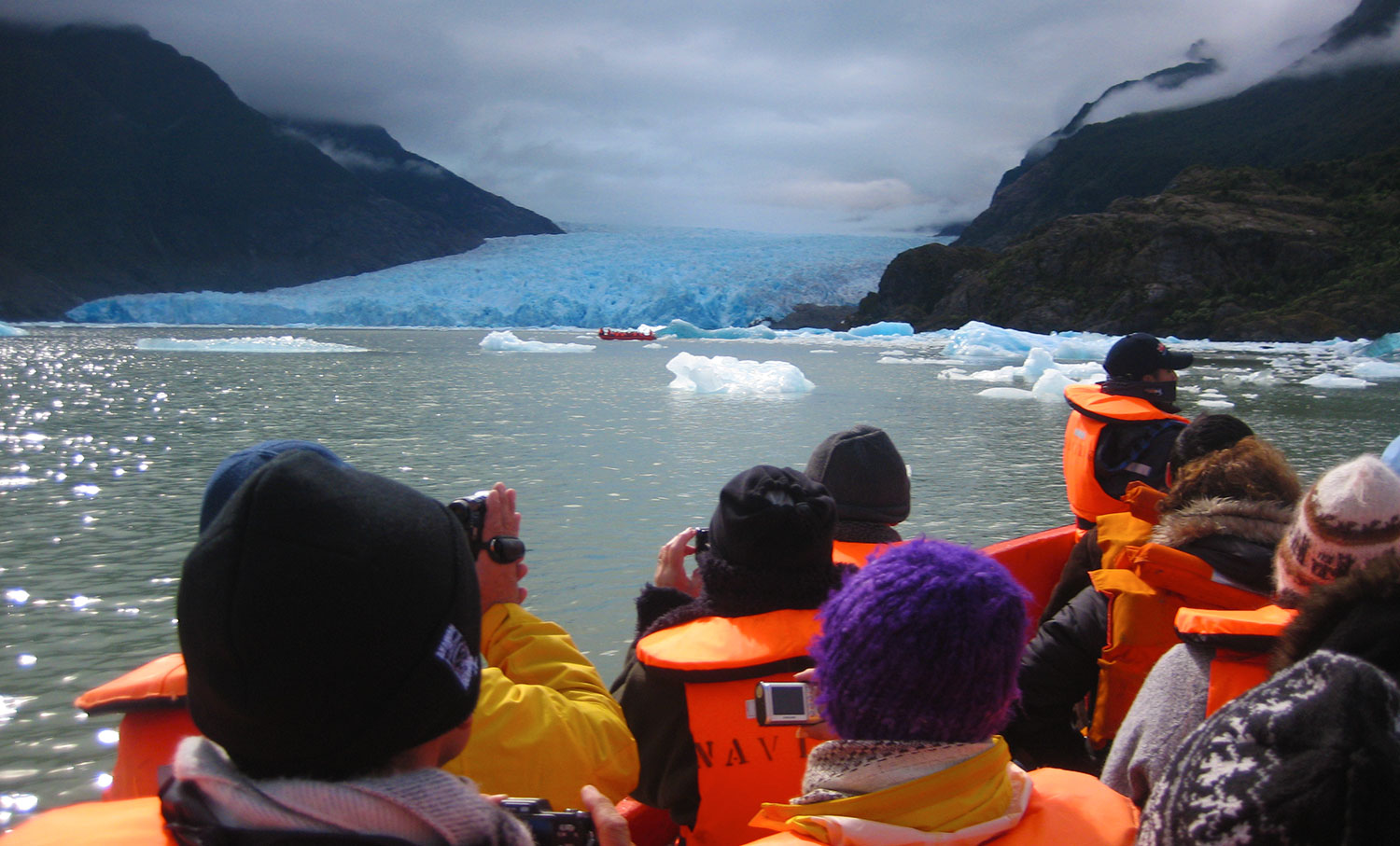 Personas en Laguna San Rafael