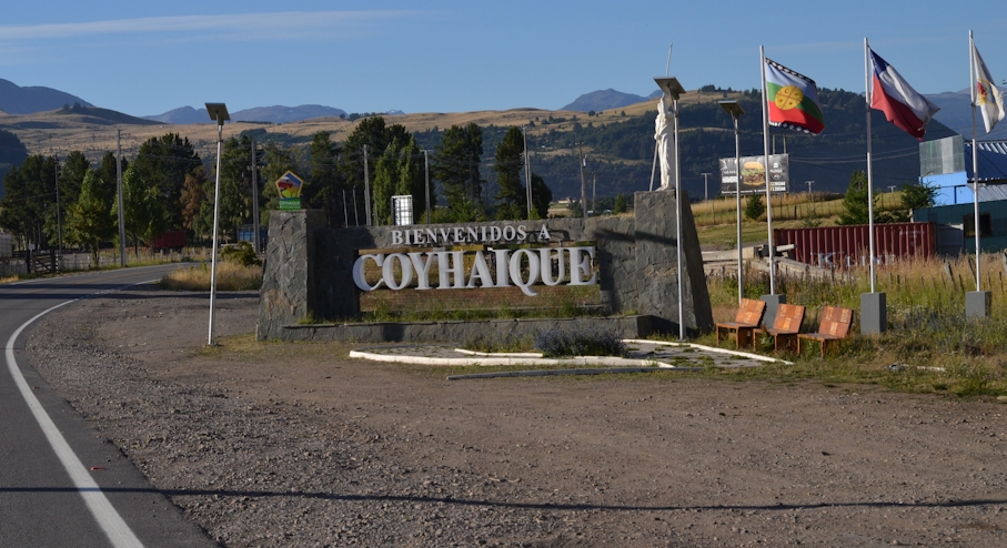 Letrero de Bienvenido a Coyhaique