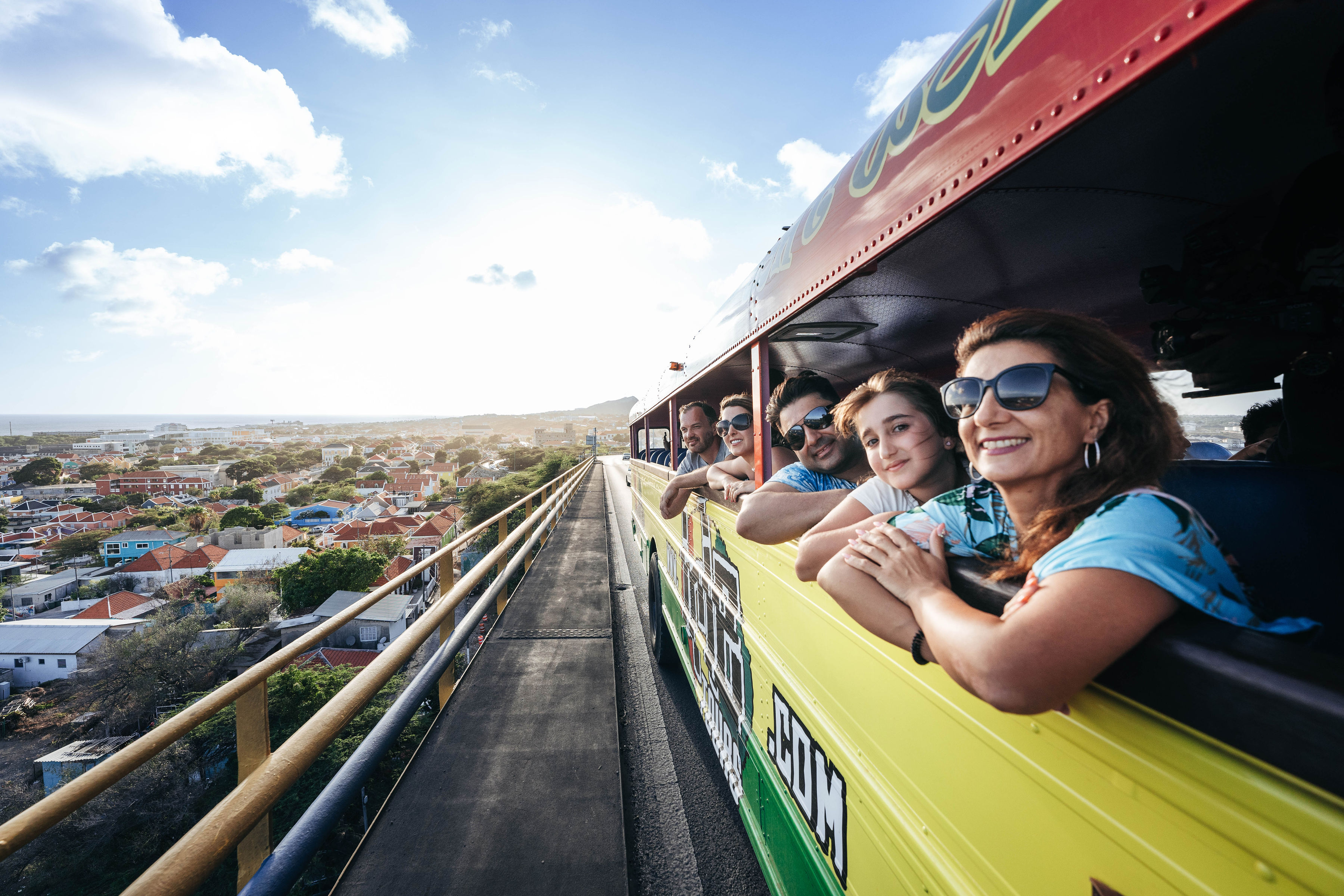 Personas disfrutando el paisaje