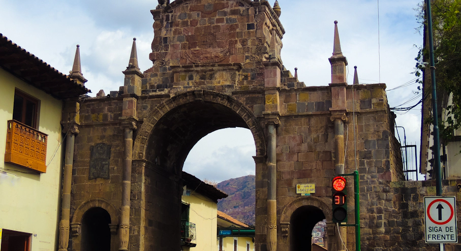 Free Tour Cusco en Cusco & Machu Picchu Arco de Santa Clara