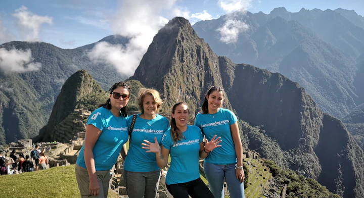 Grupo Nomades en ciudadela Machu Picchu