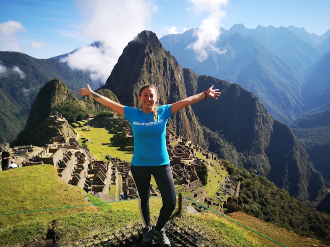 Turista Denomades en Machu Picchu