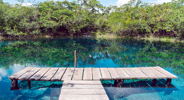 Imagen Cráter Azul en Flores