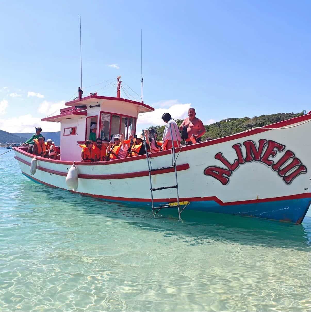 Bote para navegación a Ilha do Campeche