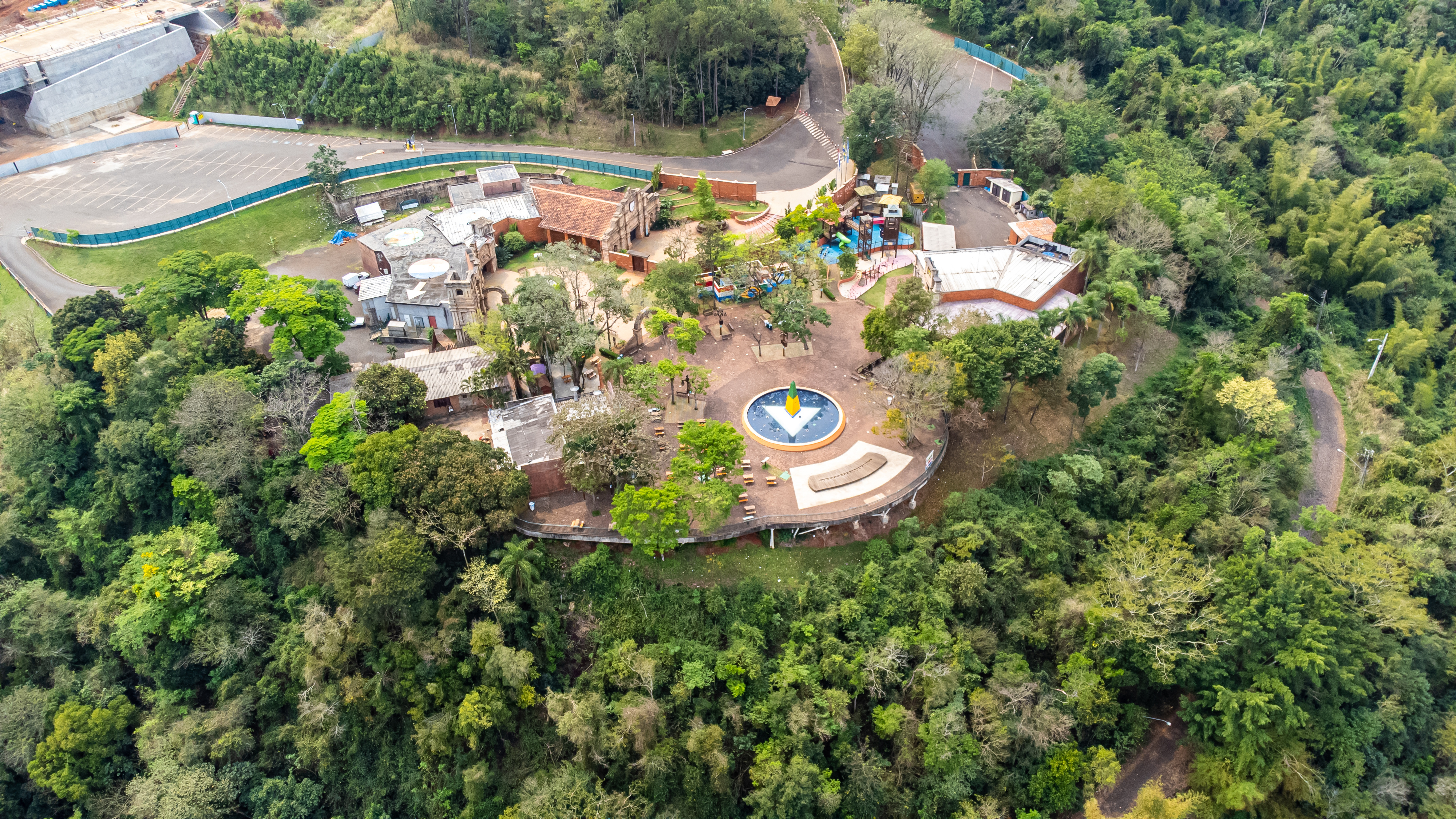 Instalaciones Hito de las tres Fronteras