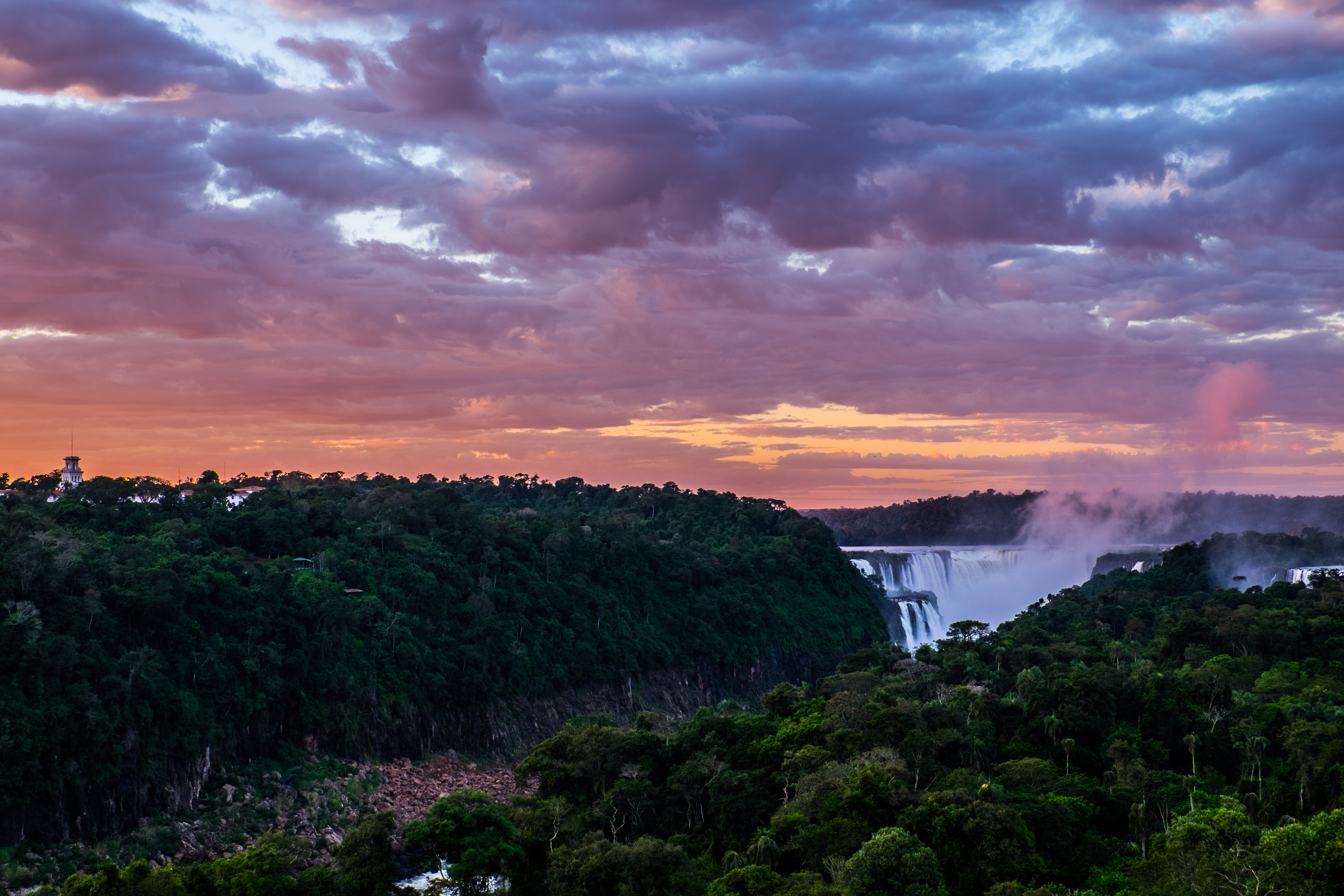 Amanecer en las Cataratas