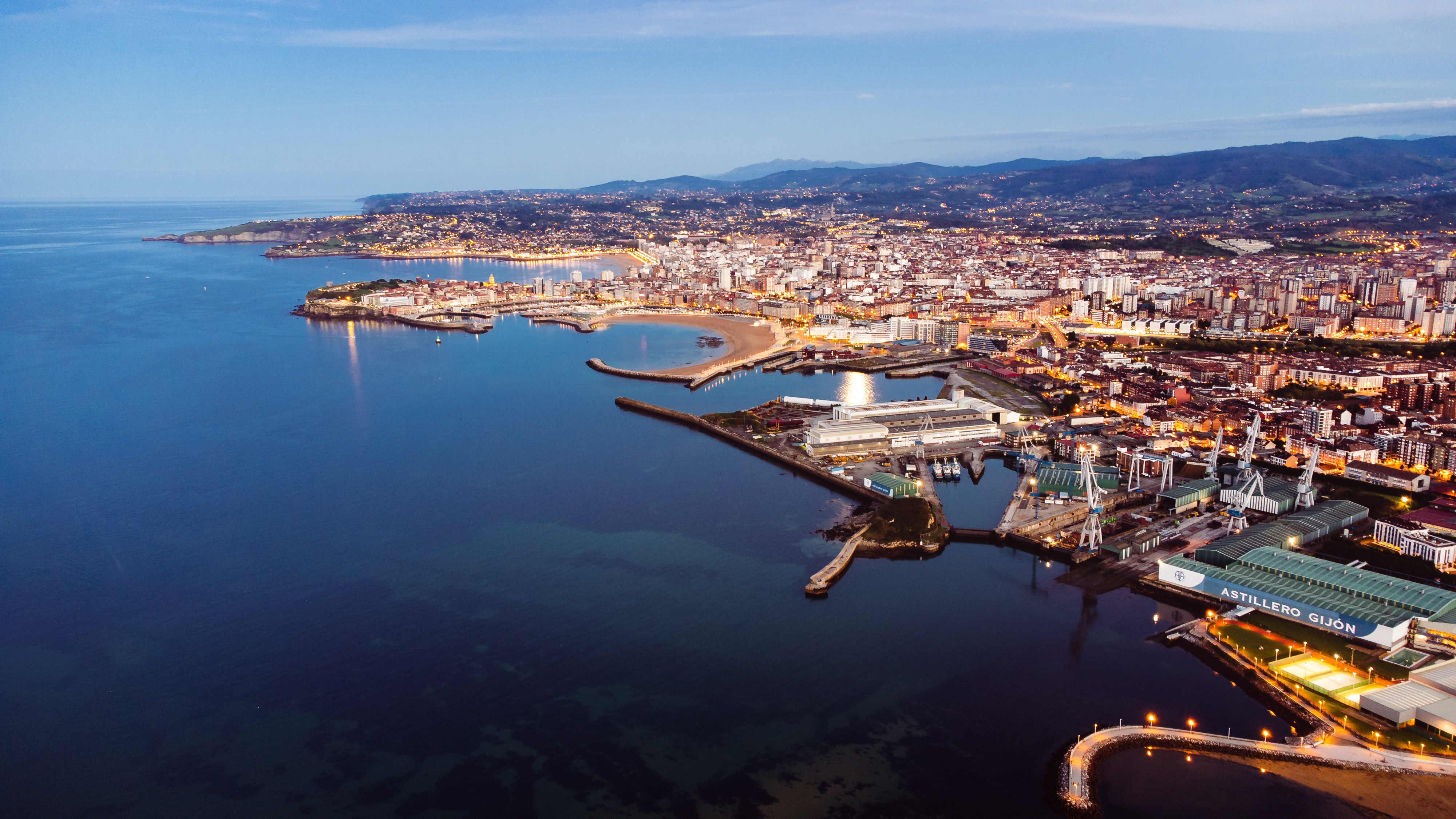 Gijón de noche