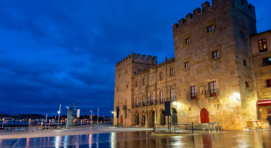 Imagen Free Tour Misterios y Leyendas de Gijón en Gijón Palacio de Revillagigedo