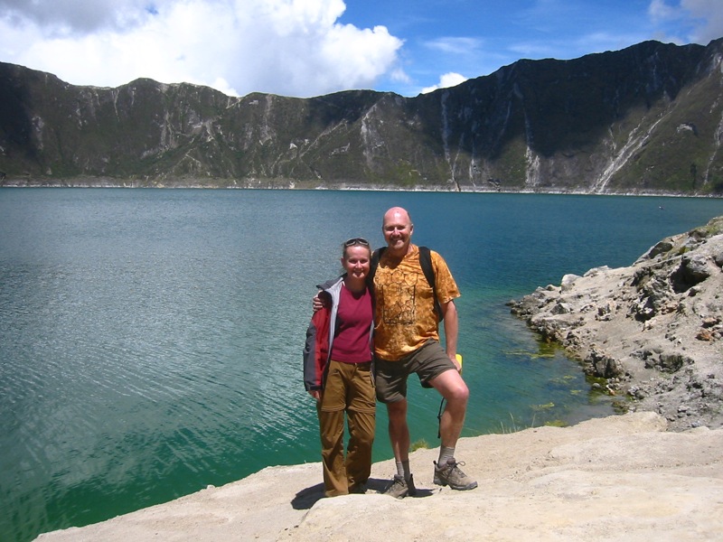 Personas en la laguna Quilotoa