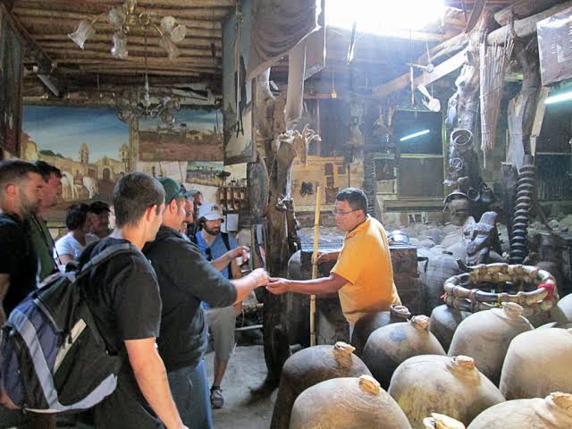 Degustación en bodega de pisco peruano