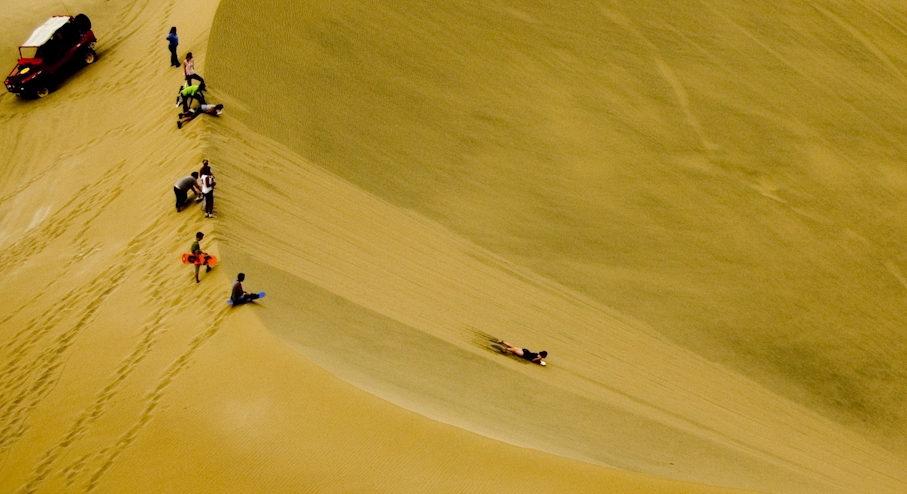 Sandboard en dunas del desierto de Ica
