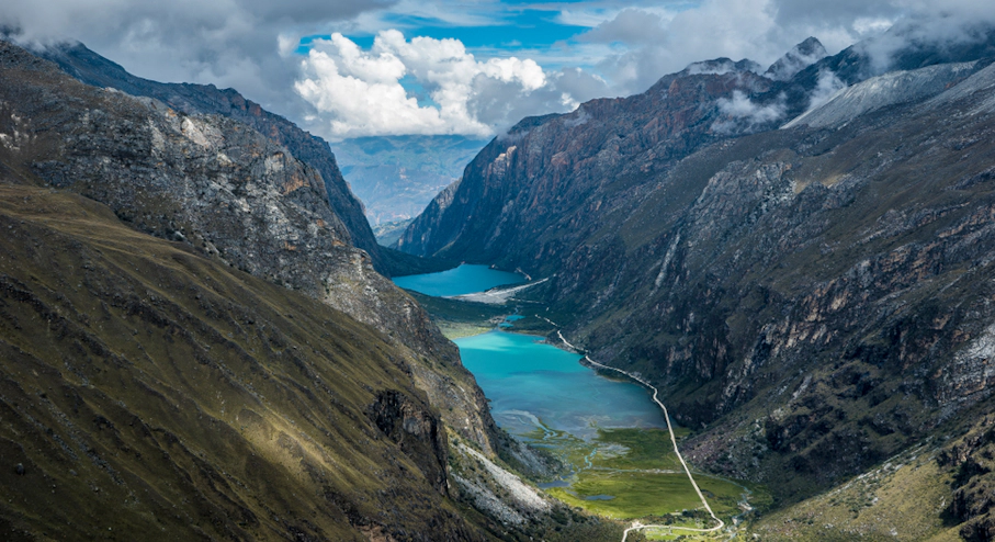 Foto Trekking Santa Cruz (4 días) en Huaraz Paisaje Laguna Llanganuco en Perú