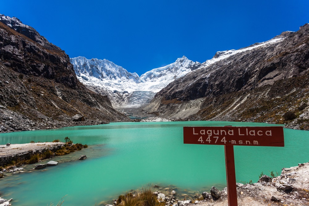 Persona en Trekking Laguna Llaca