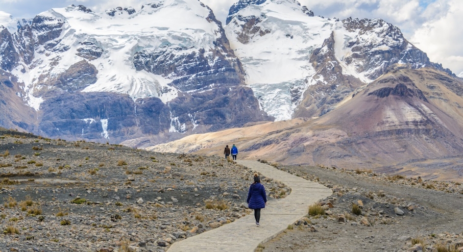 Personas en Trekking Nevado Pastoruri