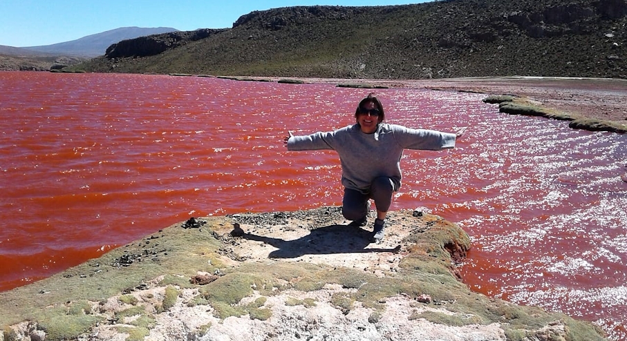 Personas en la Laguna Roja en Iquique