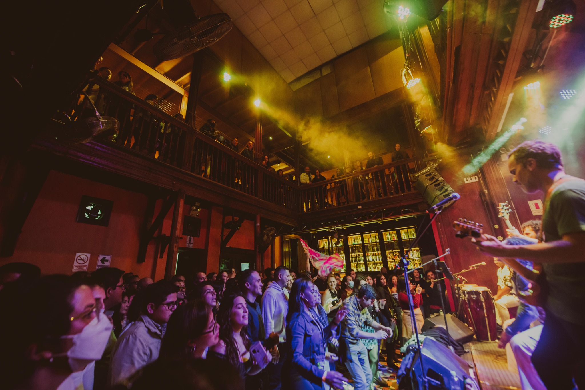 Gente en Tour Nocturno con Barranco y Bar