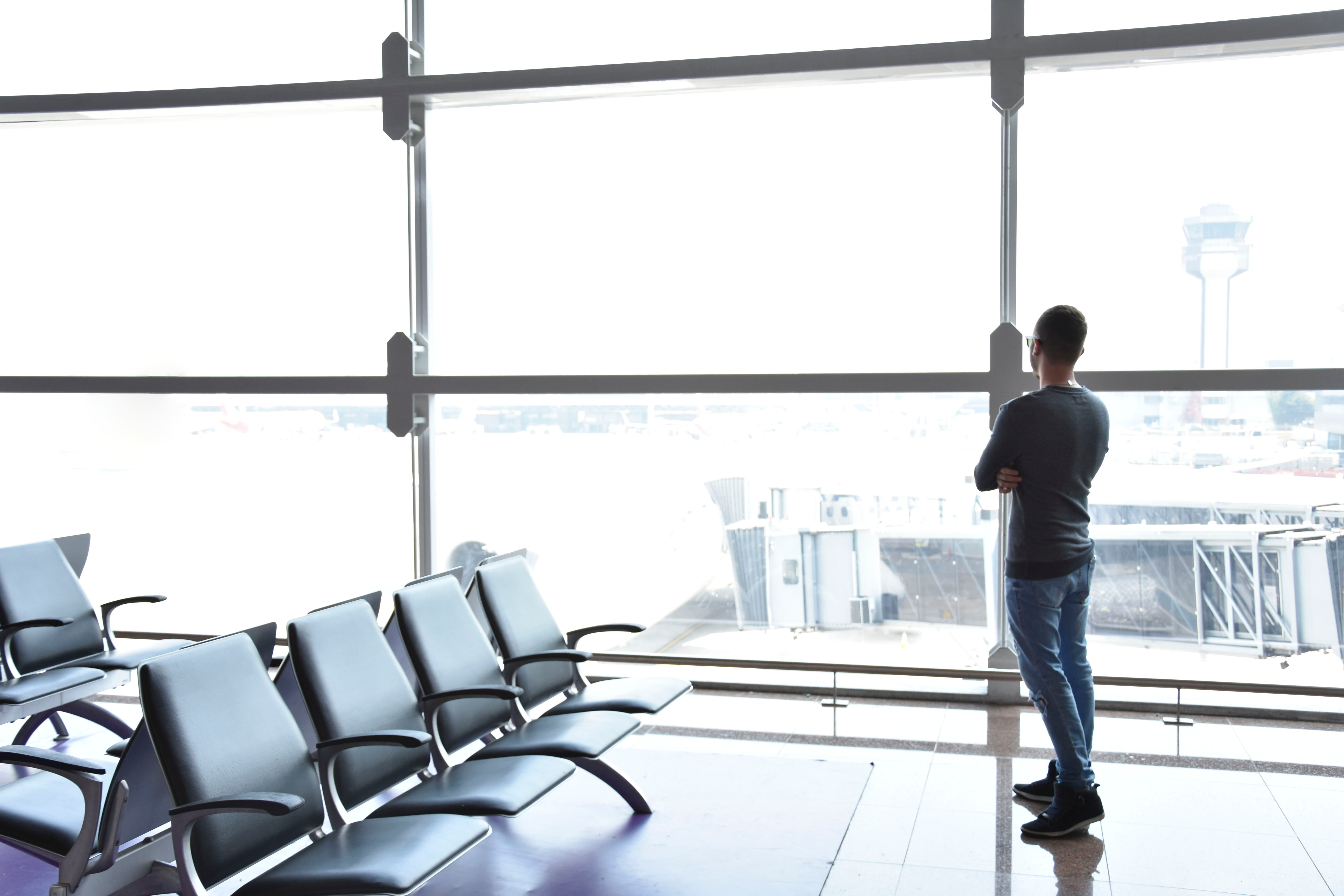 Persona en aeropuerto