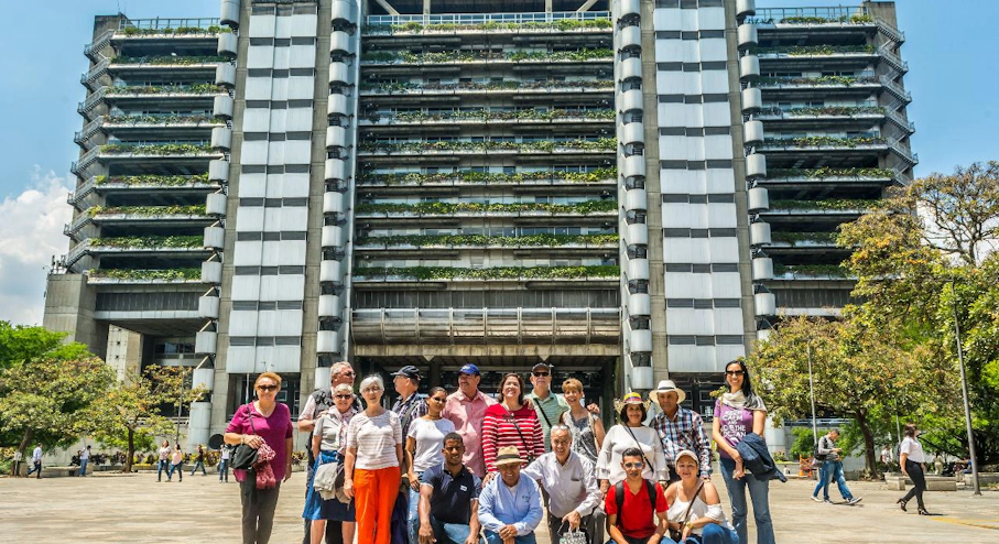 Free Tour por el Centro de Medellín en Medellín Edificio Inteligente de EPM