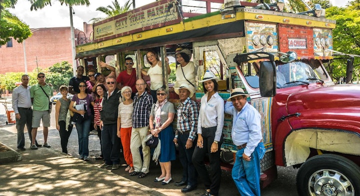 City Tour Medellín en Chiva