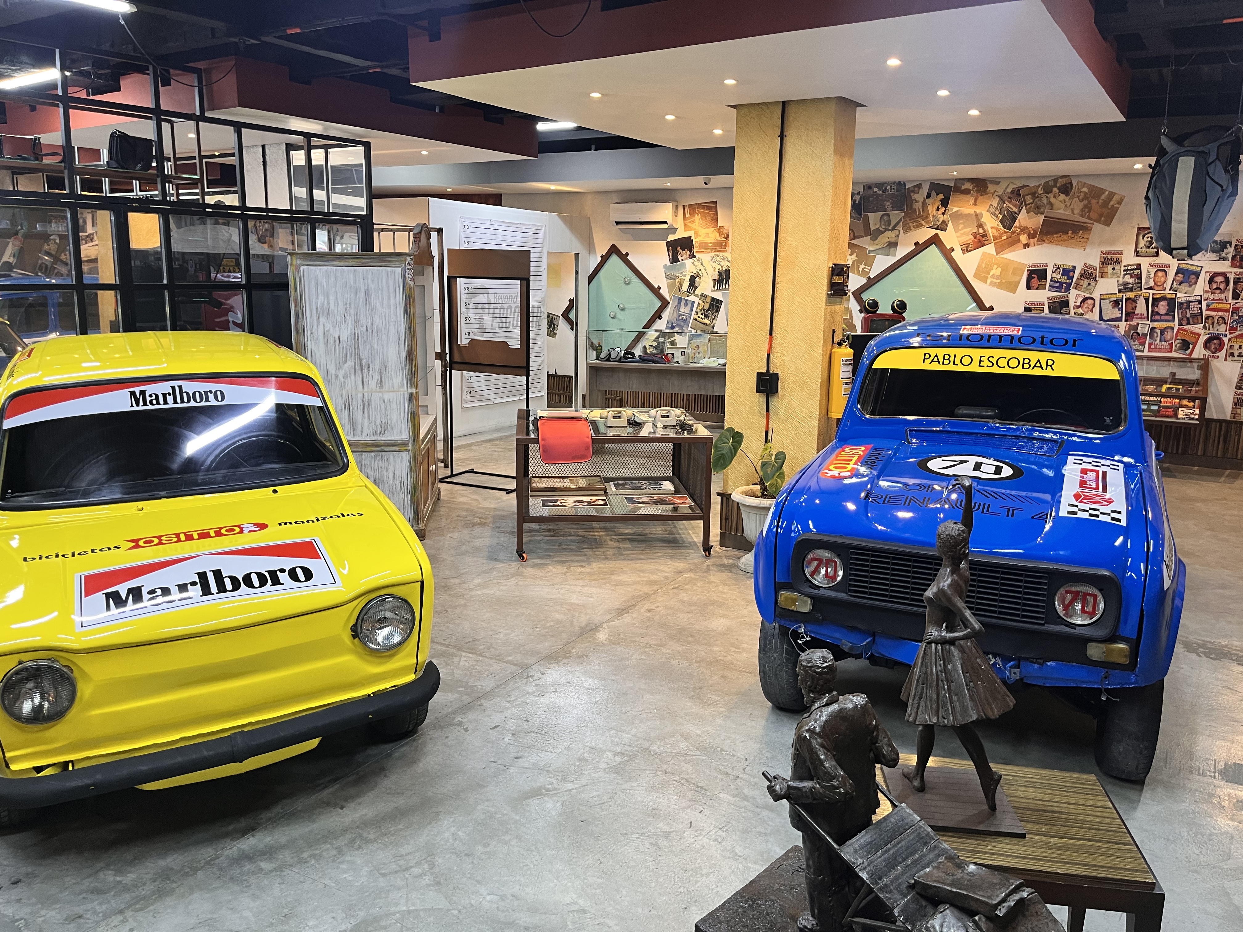 Autos de colección en el museo