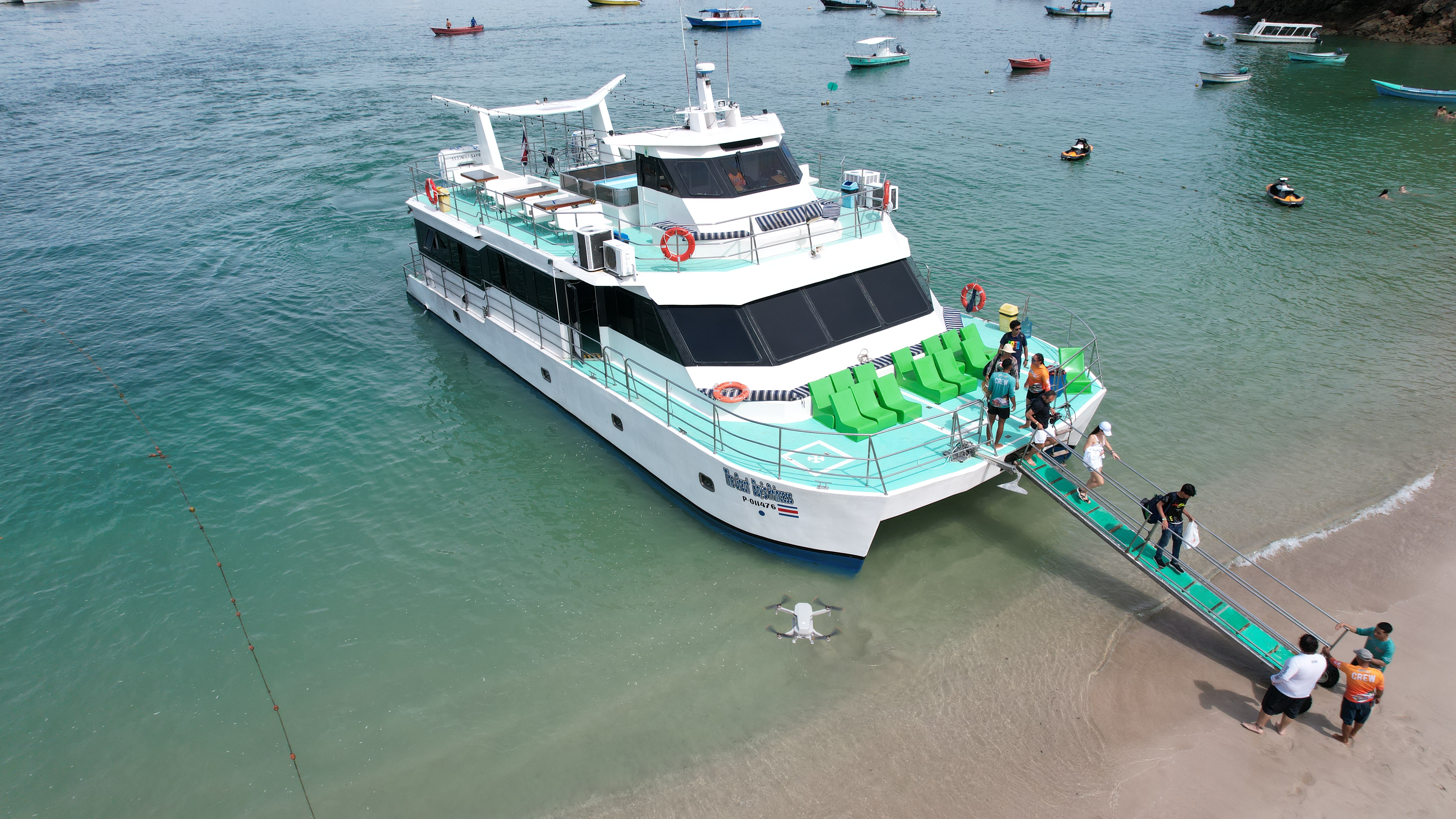 Personas en el catamaran