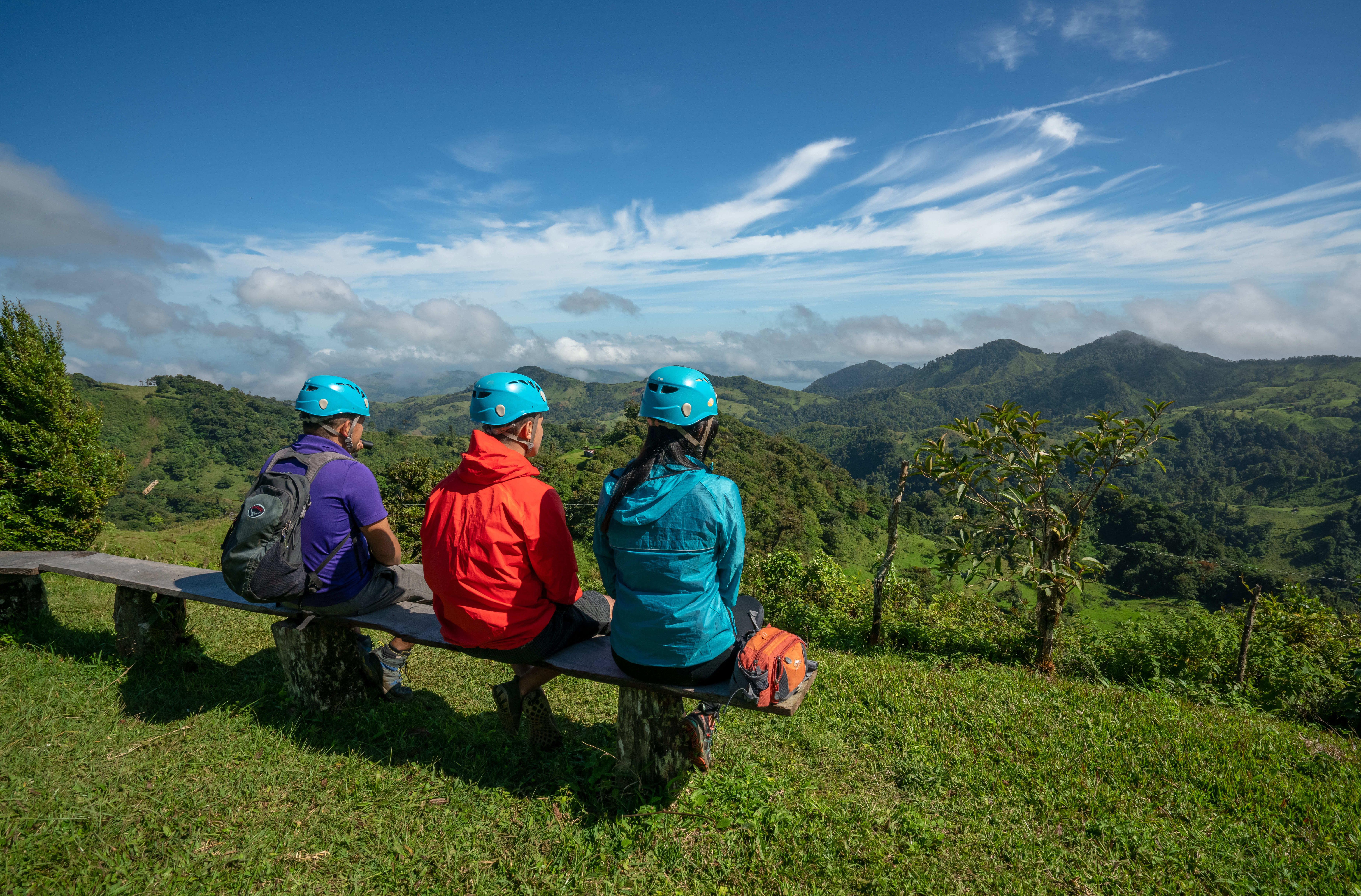 Personas admirando el paisaje