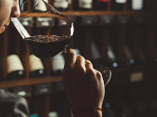 Imagen Visita Guiada a Bodegas Carrau en Montevideo Copa de vino